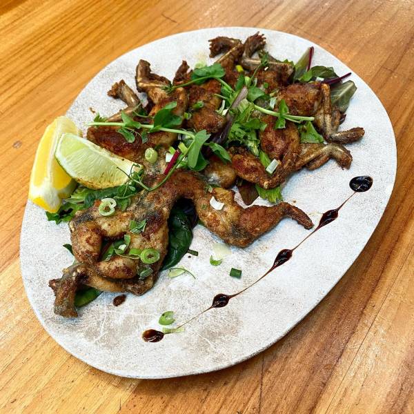 Cuisse de grenouilles à la carte en ce moment de nos entrées 