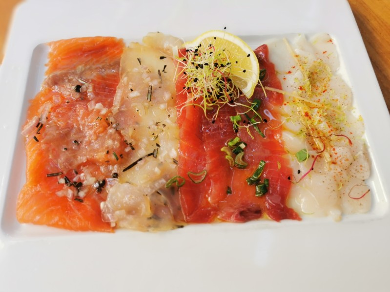 carpaccio de poisson cru hippy Market café de sète 28€